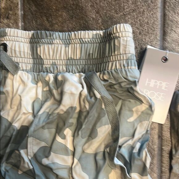 NWT Hippie Rose Green & tan pocket Track Pants w/cable & gauge SS tee - Picture 2 of 5